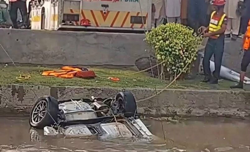 Faisalabad Canal Road accident