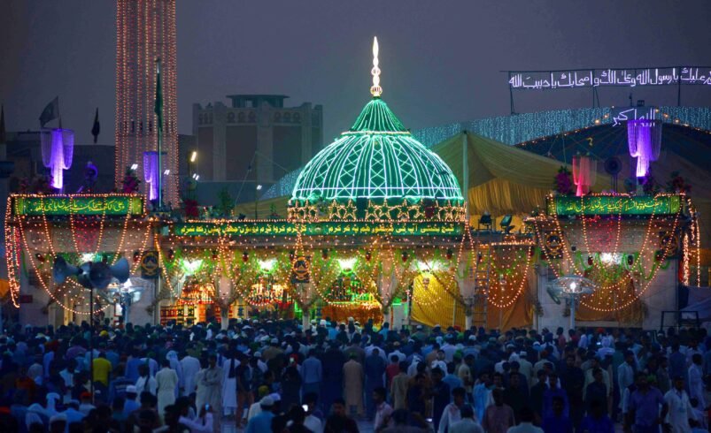 data darbar urs lahore