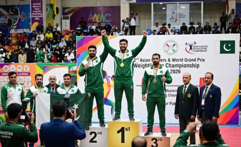 Pakistani weightlifters at Asian Masters