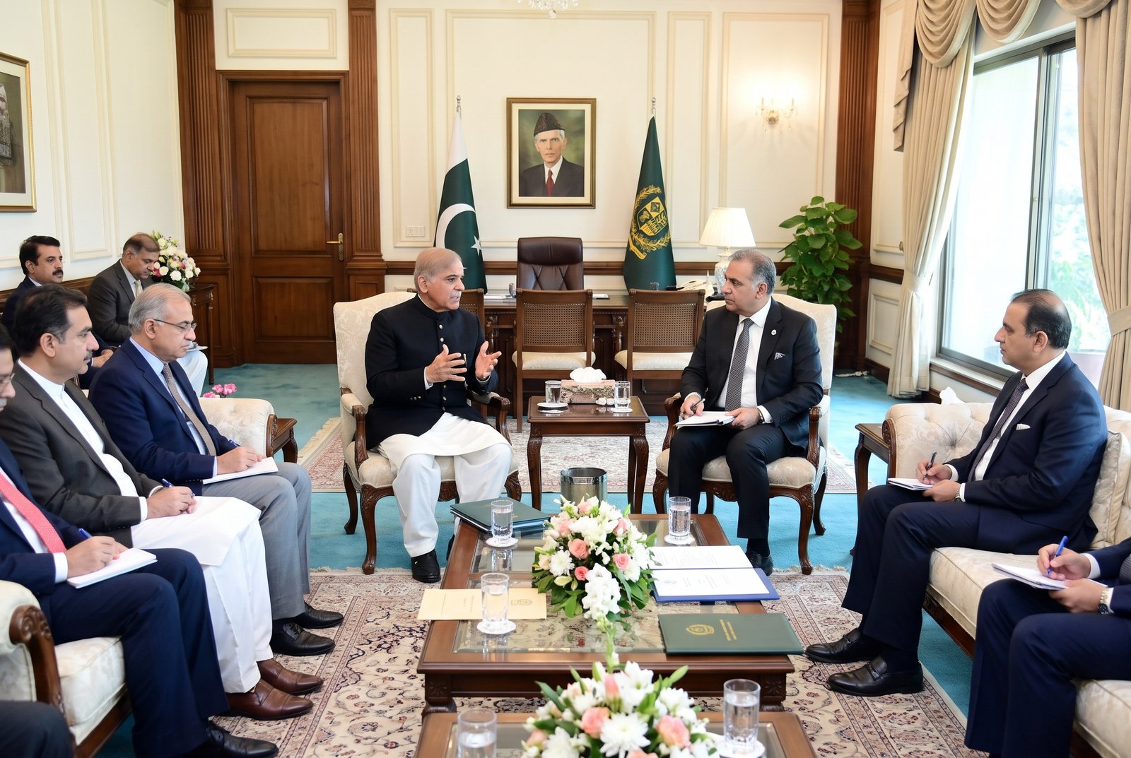 Prime Minister Shehbaz Sharif Meets Lahore  Chamber President to Discuss Economic Issues