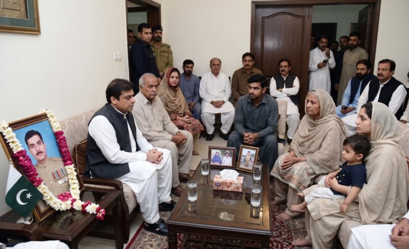 Hamza Shehbaz visits Major Wajahat Waheed's family